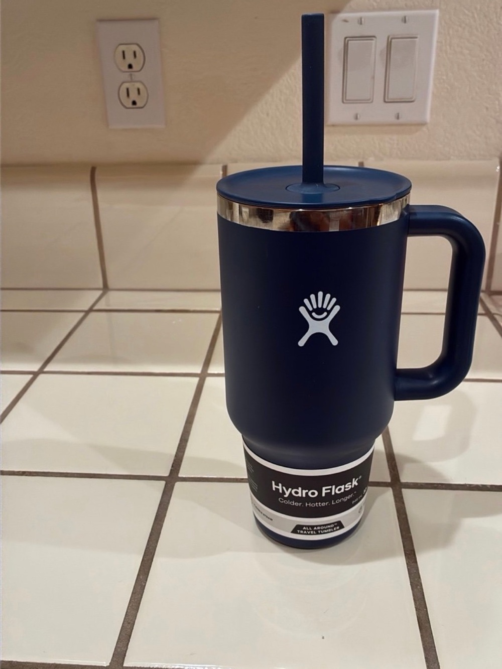 Hydro Flask Deep Navy Travel Mug with Handle and Straw